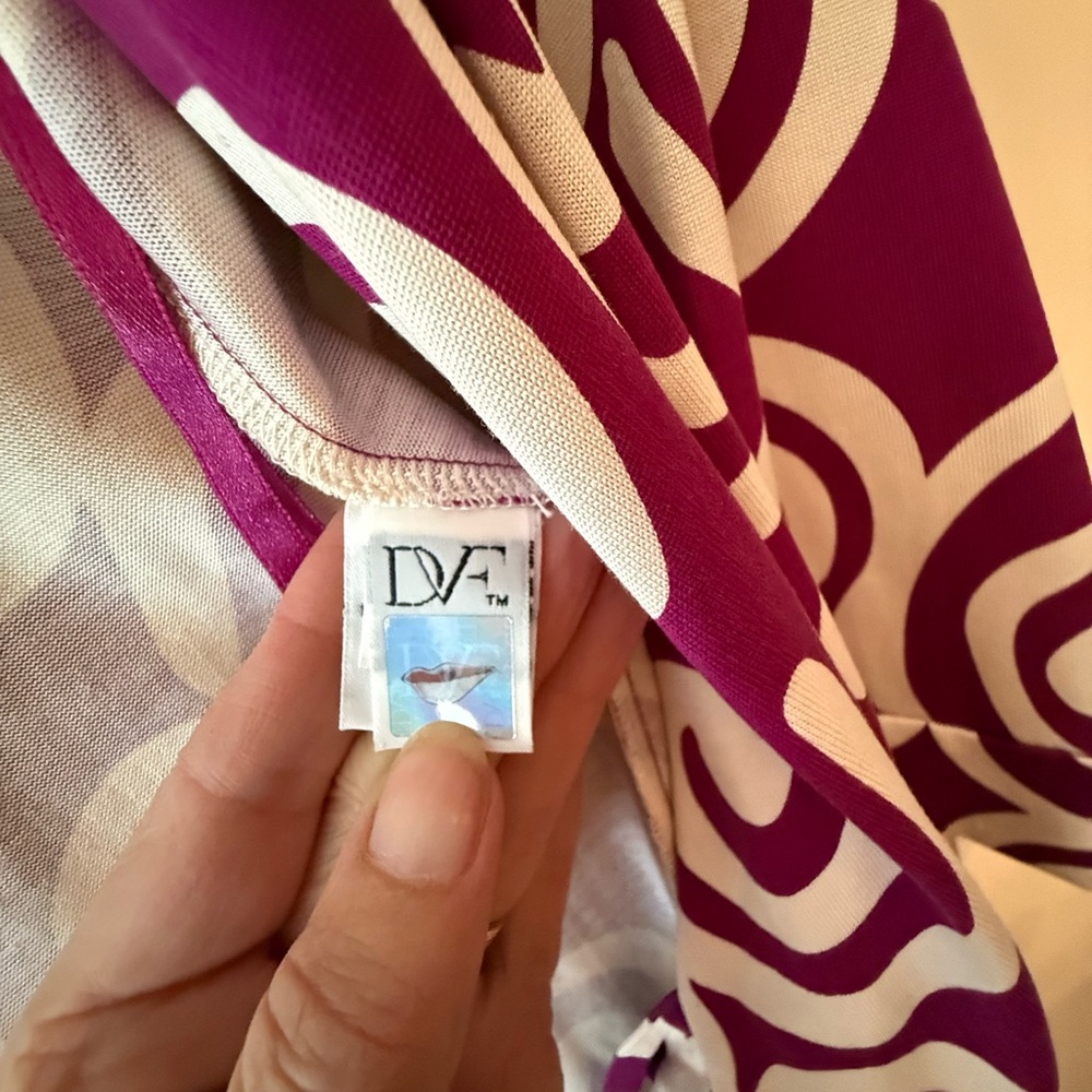 Diane Von Furstenberg Fuchsia and Cream Wrap Dress - Picture 6 of 9